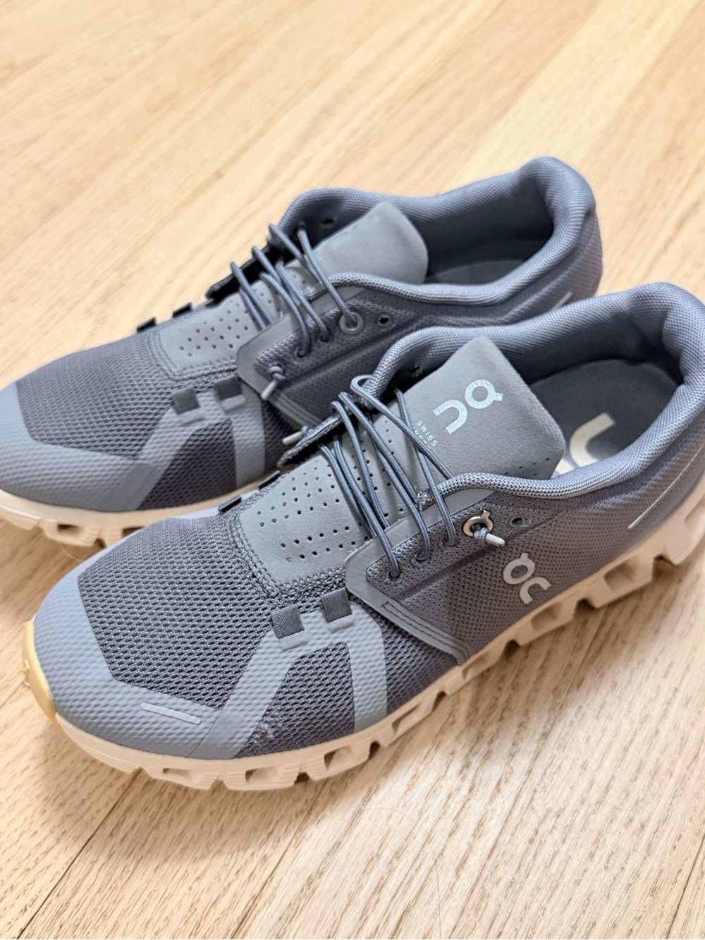 On Cloud 5 Women’s Running Shoes Gray Size 8